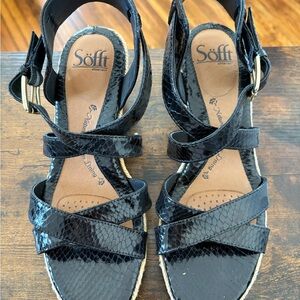 Sofft Black Textured Women's Heels